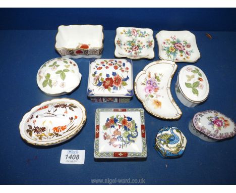 A quantity of bone china trinket boxes (7) plus pin trays by Spode, Royal Crown Derby, Wedgwood, Coalport etc. (8) (fifteen i