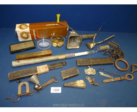 A quantity of miscellaneous including a small spirit level with a brass plate, cut throat razors, an old penknife, a cased fl