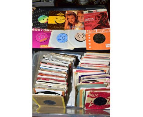 A TRAY CONTAINING APPROXIMATELY TWO HUNDRED 7'' SINGLES, including Jethro Tull, The Byrds, Stonewall Jackson, Hermans Hermits