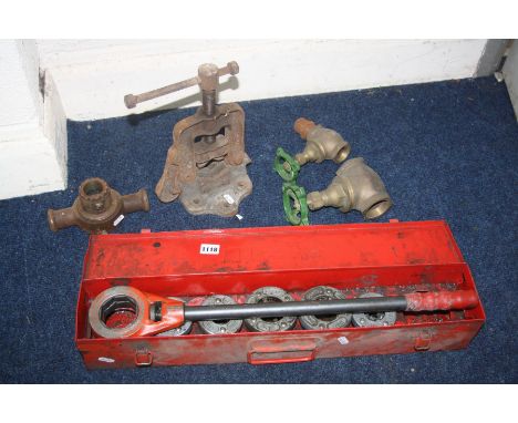 A CASED PRESTO PIPE THREADER, a Record No.92 pipe clamp, etc (4)