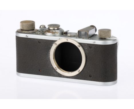 A Leica I 35mm Viewfinder Camera, 1931, chrome, serial no. 61925, body F-G, some wear &amp; patina throughout, shutter workin