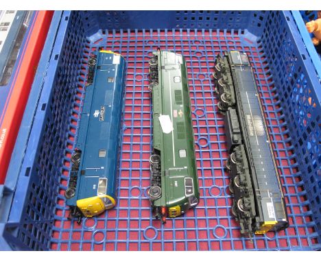 Three "OO" Gauge Outline Diesel Locomotives: Bachmann Warship Class 42, R/No D867, 'Zenith', BR green, Bachmann Warship Class