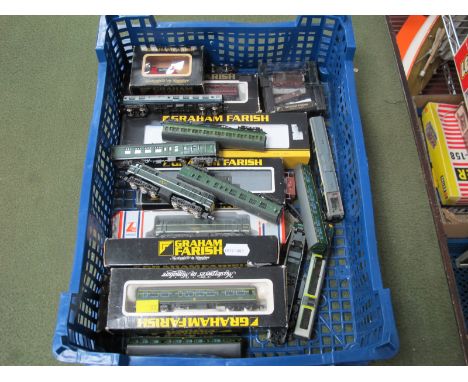A Quantity of 'N' Gauge Locomotives and Rolling Stock, comprising Graham Farish Class 08 shunter BR green R/No D4182 (boxed) 