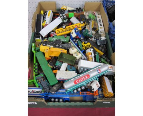 A Quantity of Plastic and Diecast Model Vehicles by Matchbox, Majorette,  Lledo, Walthers, Herpa and Others, lineside scales 