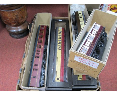 Three 'O' Gauge/7mm Manufacturer Built Coaches, two crimson/cream brake R/No's SC14869, E16746 and BR maroon brake, all very 