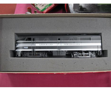 A Weaver 'O' Gauge/7mm U.S.A Outline 2 Rail Class FA2 (A Unit) Bo-Bo Diesel Locomotive, 'Lehigh and New England' black/white 