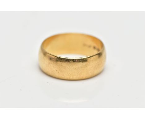 AN 18CT YELLOW GOLD WEDDING BAND, designed as a plain polished D-shape cross section band, hallmarked London 1977, ring size 