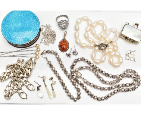 A SELECTION OF SILVER AND WHITE METAL JEWELLERY, to include an early 20th century silver circular trinket box with blue guill