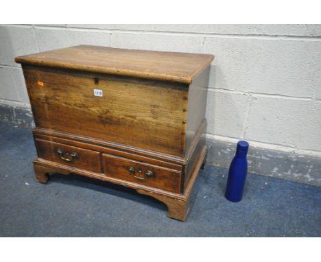 A GEORGIAN OAK MULE CHEST, of small proportions, with hinged lid, two drawers, on bracket feet, width 66cm x depth 39cm x hei