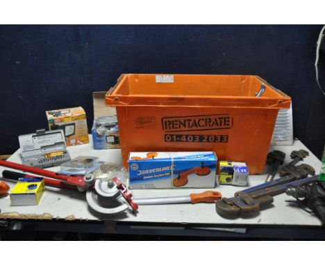 A TUB OF VINTAGE AND MODERN TOOLS to include four Record Stillson pipe wrenches a No 10, 14, 18 and 24, Silverline double suc
