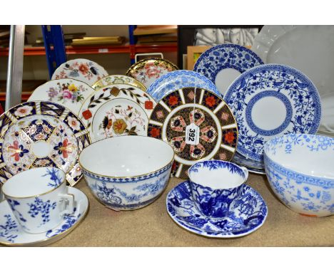 A GROUP OF ROYAL CROWN DERBY BLANKS AND ODDS, including twenty three pieces of plain white tea and dinner wares, an 'Old Imar