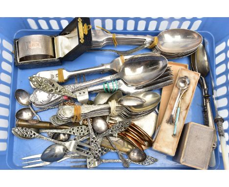 AN ASSORTMENT OF SILVER AND WHITE METAL TABLEWARE, to include a boxed silver napkin ring, engine turned design with an engrav