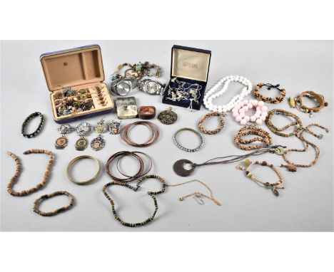 A Collection of Vintage Costume Jewellery 