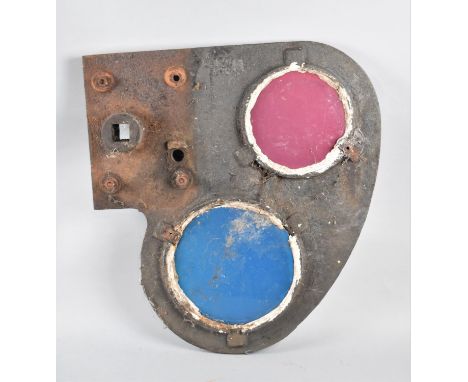 A Vintage GWR G170 Cast Iron Signal Spectacle, Complete with Red and Green Glass, 51cm wide 