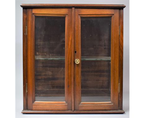 An Edwardian Mahogany Glazed Table Top Cabinet with Single Inner Glass Shelf, 44cm Wide 