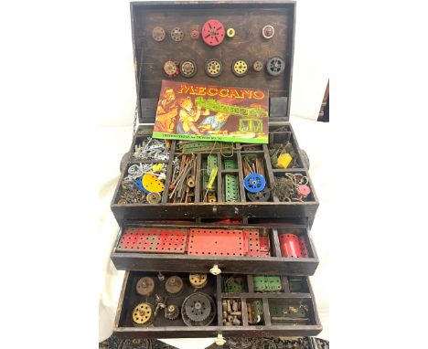 Large selection of vintage Meccano in wooden box 