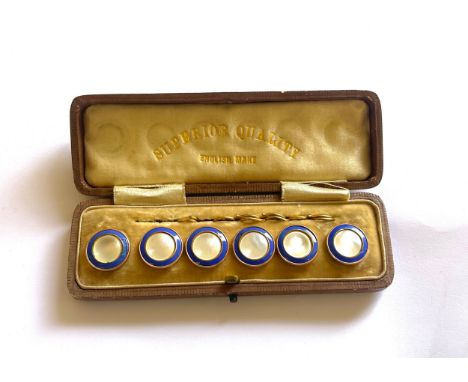 Selection vintage cased buttons 