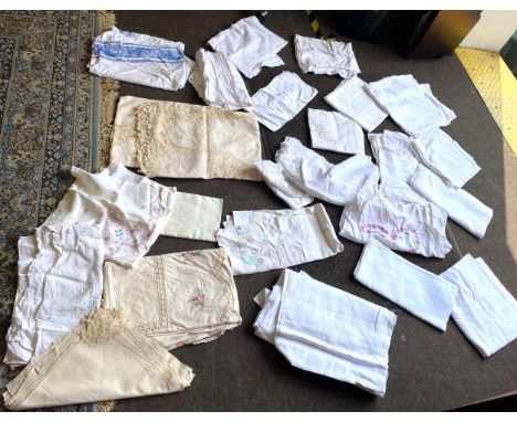 Large selection vintage and later linen 