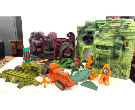 Vintage He man masters of the universe castle Grayskull, Vintage He Man Snake Mountain Castle, 1983 Dragon Walker,  He man ti