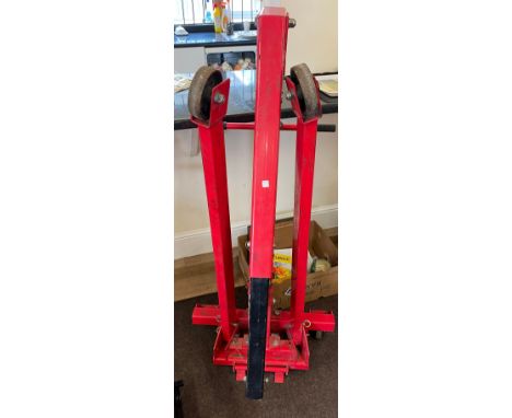 Clarke 1 tonne engine hoist 