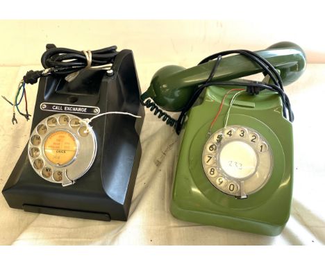 2 Vintage telephone's one without receiver 