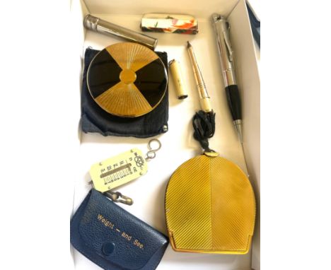 Tray of assorted items to include vintage Salter weights, compacts, pens etc 