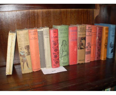 14 VINTAGE BOOKS 