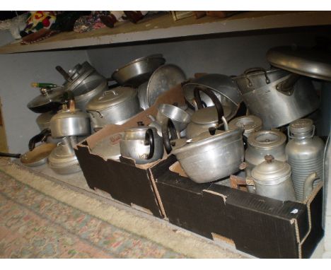 SHELF OF VINTAGE KITCHENWEAR INC.. PANS, POTS, KETTLES ETC.. 