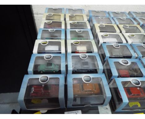 Oxford Diecast - fourteen diecast model motor vehicles to include Oxford Automobile, Oxford Commercials, Oxford Military all 
