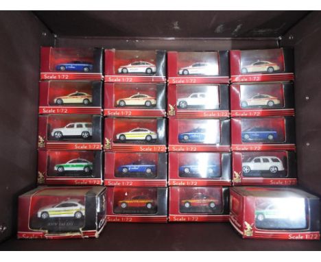 Diecast Metal Collection - 22 diecast model motor vehicles 1:72 scale, all in presentation cases with paper outer sleeves