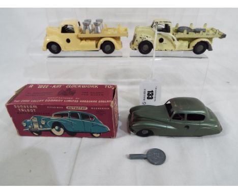 Chad Valley wee-kin - three Chad Valley wee-kin clockwork toys to include a Sunbeam Talbot in green with key and in original 