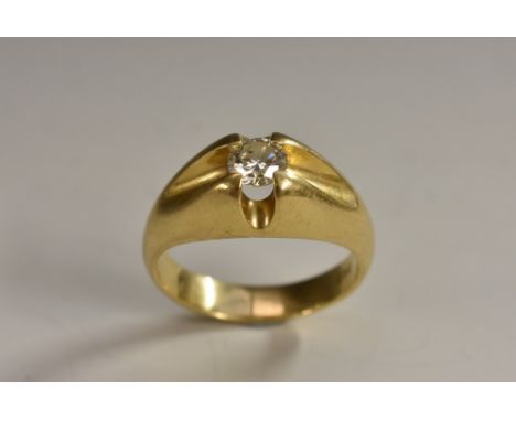 A Gentleman's diamond solitaire ring, old round brilliant cut diamond approx 0.50ct, within quarter claws mount, moulded yell