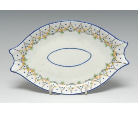 A Pinxton fish tail spoon tray, pattern 9, blue line border, 18.5cm wide, c.1800  Condition Report: Good condition but for so