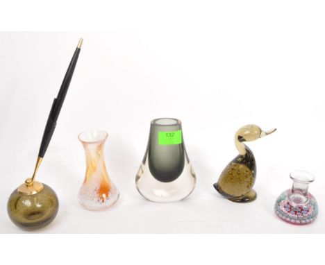 A collection of five vintage retro mid 20th Century art glass pieces. Lot consists of;&nbsp;Whitefriars control bubble&nbsp;p