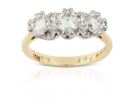 the graduated round brilliant cut diamonds in white claw settings, to a yellow tapered shoulder plain polished shank, total e