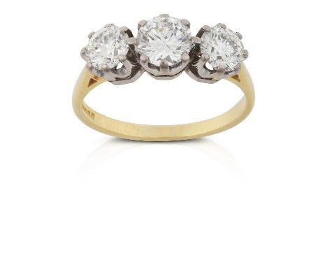 the graduated round brilliant cut diamonds in white claw settings, to a yellow tapered shoulder plain polished shank, total e