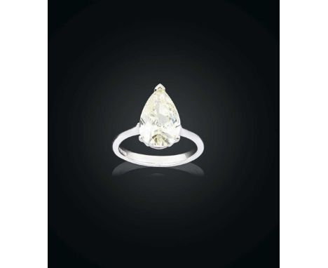 the pear shaped diamond in a claw setting, to a tapered shoulder plain polished shank, estimated diamond weight 4.10 carat ap