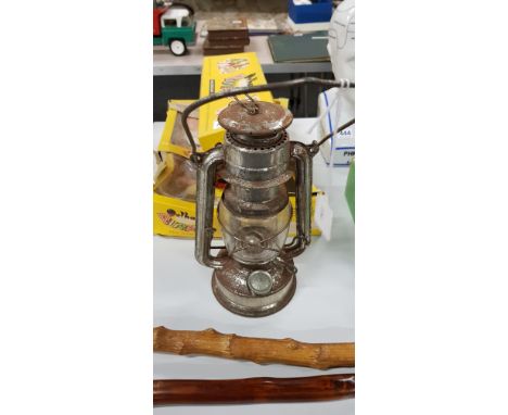 SMALL STORM LAMP