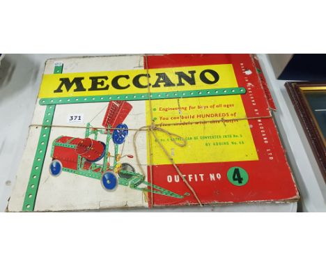 VINTAGE BOXED MECCANO SET