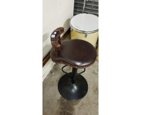 VINTAGE SWIVEL CHAIR