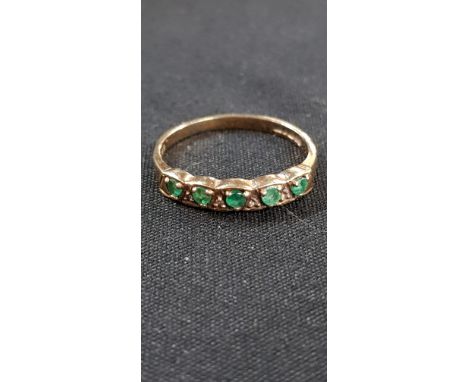 9CT GOLD AND EMERALD RING