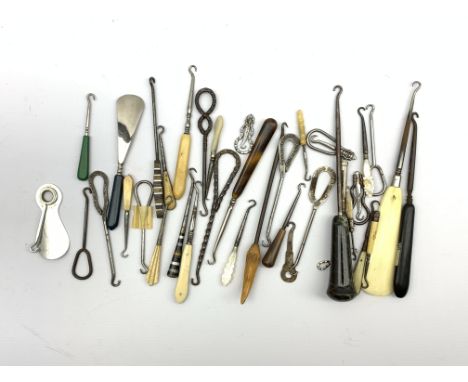 Telescopic glove button hook inscribed  'Owbridges Lung Tonic' and various button hooks Condition Report & Further Details Cl