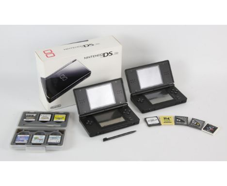 NINTENDO DS Lite Console (x2) and loose game cartridges (x9) + 2 cartridge wallets (PAL) Game highlights include: Pokémon Whi