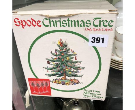 TWO BOXED SPODE CHRISTMAS TREE ALL PURPOSE WINE GLASSES