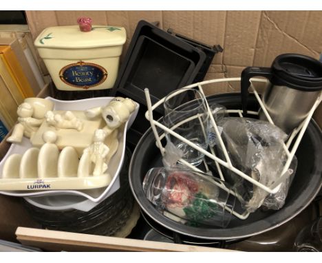 CASSEROLE DISH, PYREX GLASS WARE AND LURPAK ADVERTISING TOAST RACK, EGG CUPS