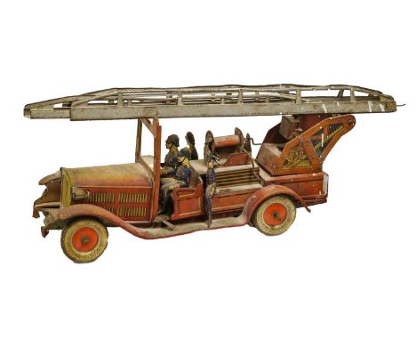 with clockwork motor, electric lighting, for figures, reel (lack hose) and two part ladder 20", 52cm (F-P, faded and has some