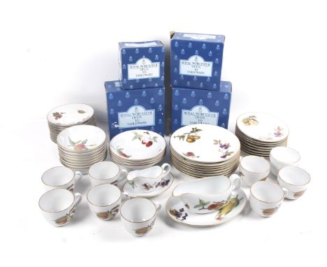 A collection of Royal Worcester Evesham ceramics. Including plates, cups and saucers, casserole dishes, etc, some in the orig