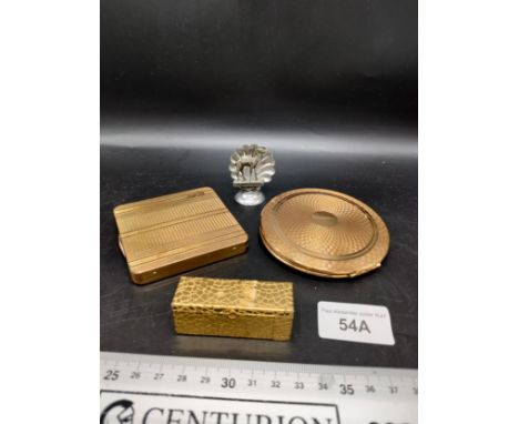 Lot of vintage collectable compacts includes RB together with white metal souvenir item . 
