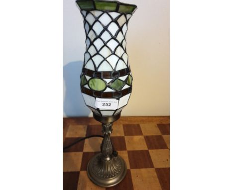 Tiffany Style Table Lamp . 