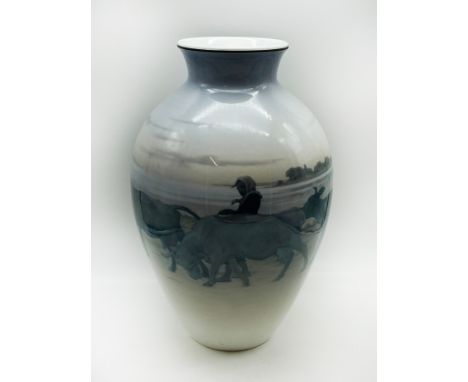 ROYAL COPENHAGEN VASE - DATE 1929 - SIGNED GR